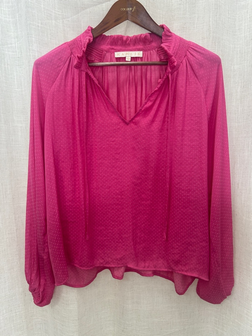 Karlie Fuchsia Ruffled V-Neck Blouse Ties At Neck Size Small Excellent Condition